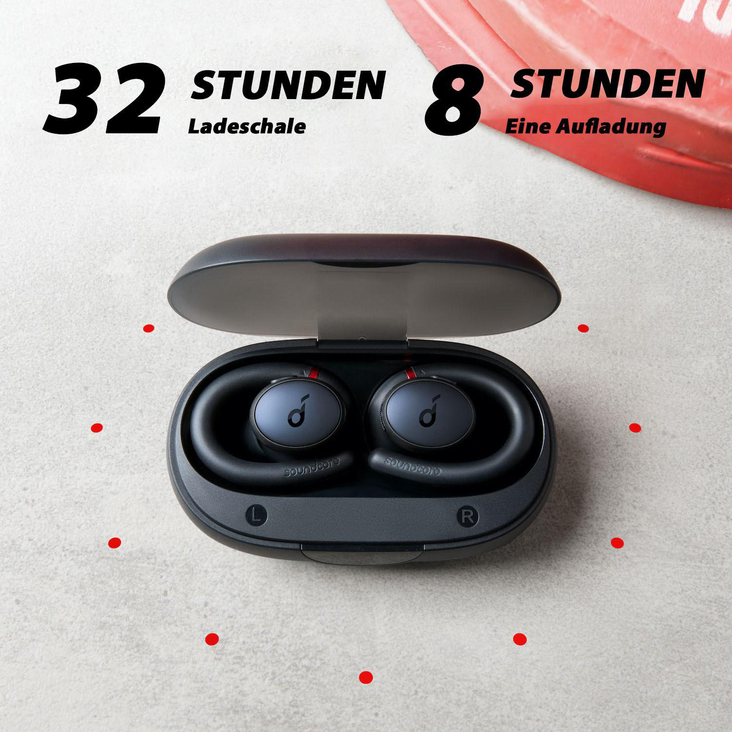 Kopfhörer in einem Etui, Text zeigt 32 Stunden Ladecase und 8 Stunden Nutzung pro Ladung.