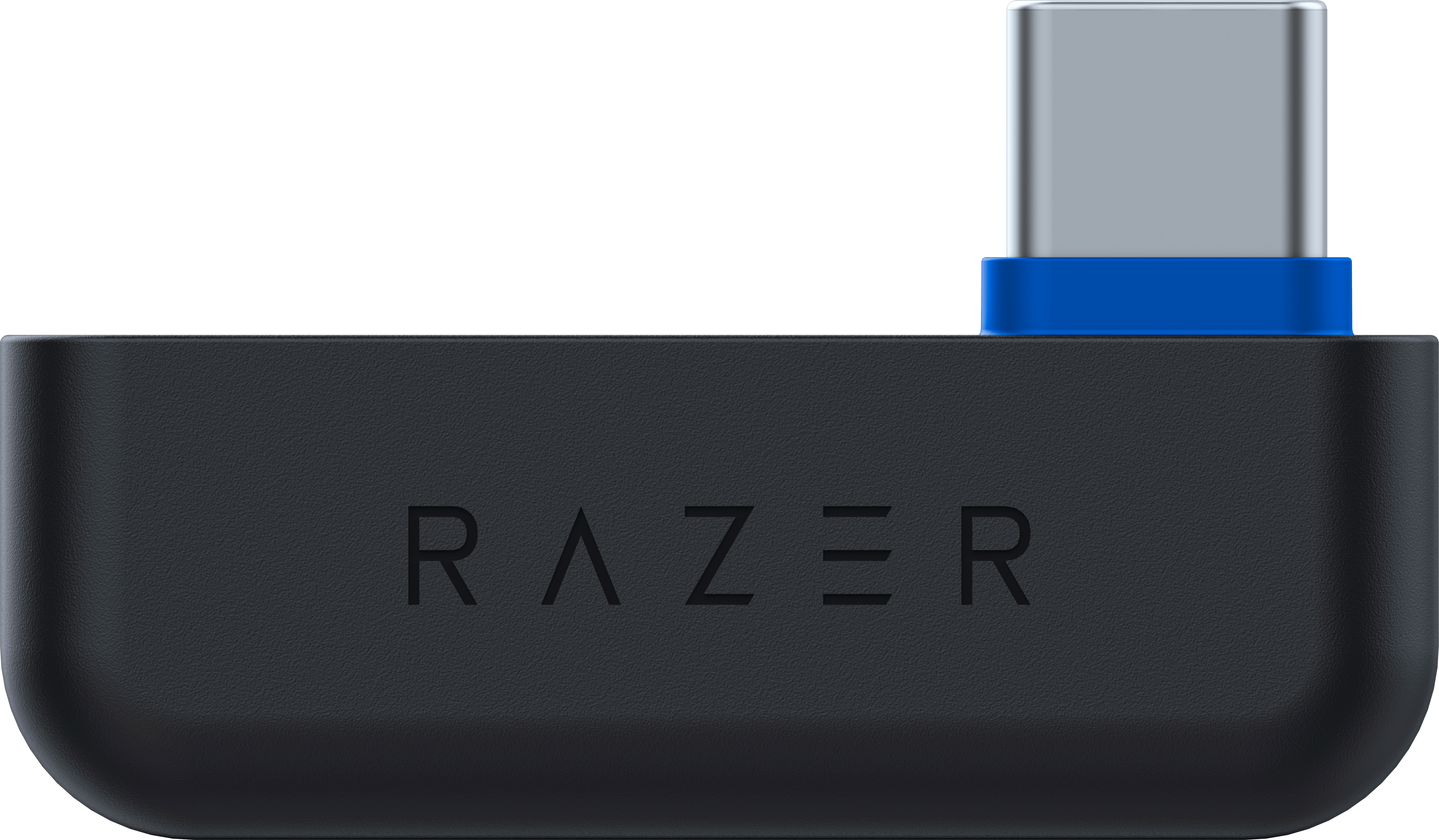 Adattatore USB-C Razer nero. Ha un accento blu all'estremità USB-C e il logo Razer.