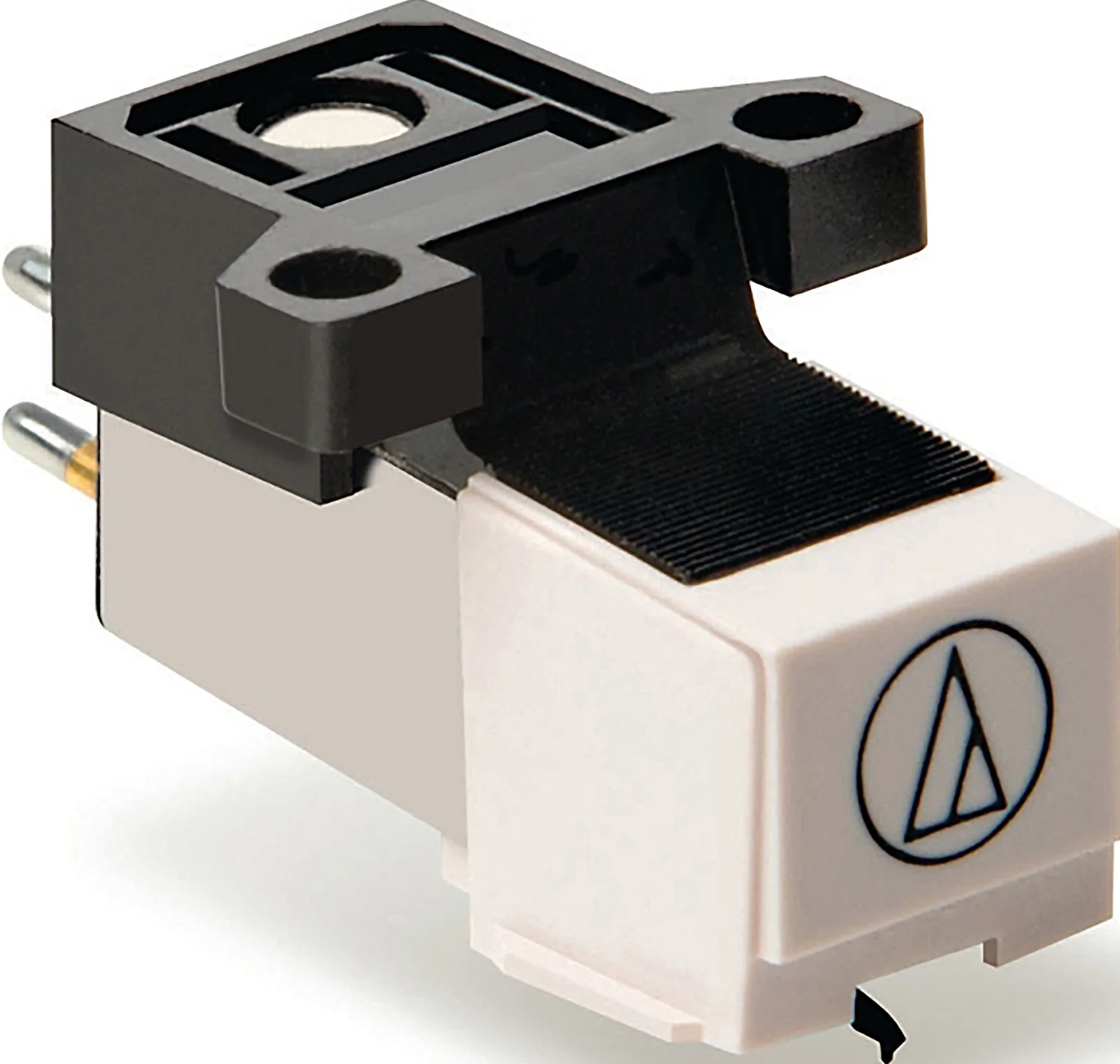 Gros plan d'une cellule phono noire et blanche avec logo triangulaire.