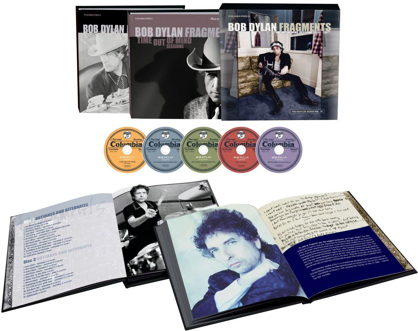 Eine Sammlung von Bob Dylan-Alben und CDs. Die Artikel sind geöffnet und zeigen Bilder und Text.