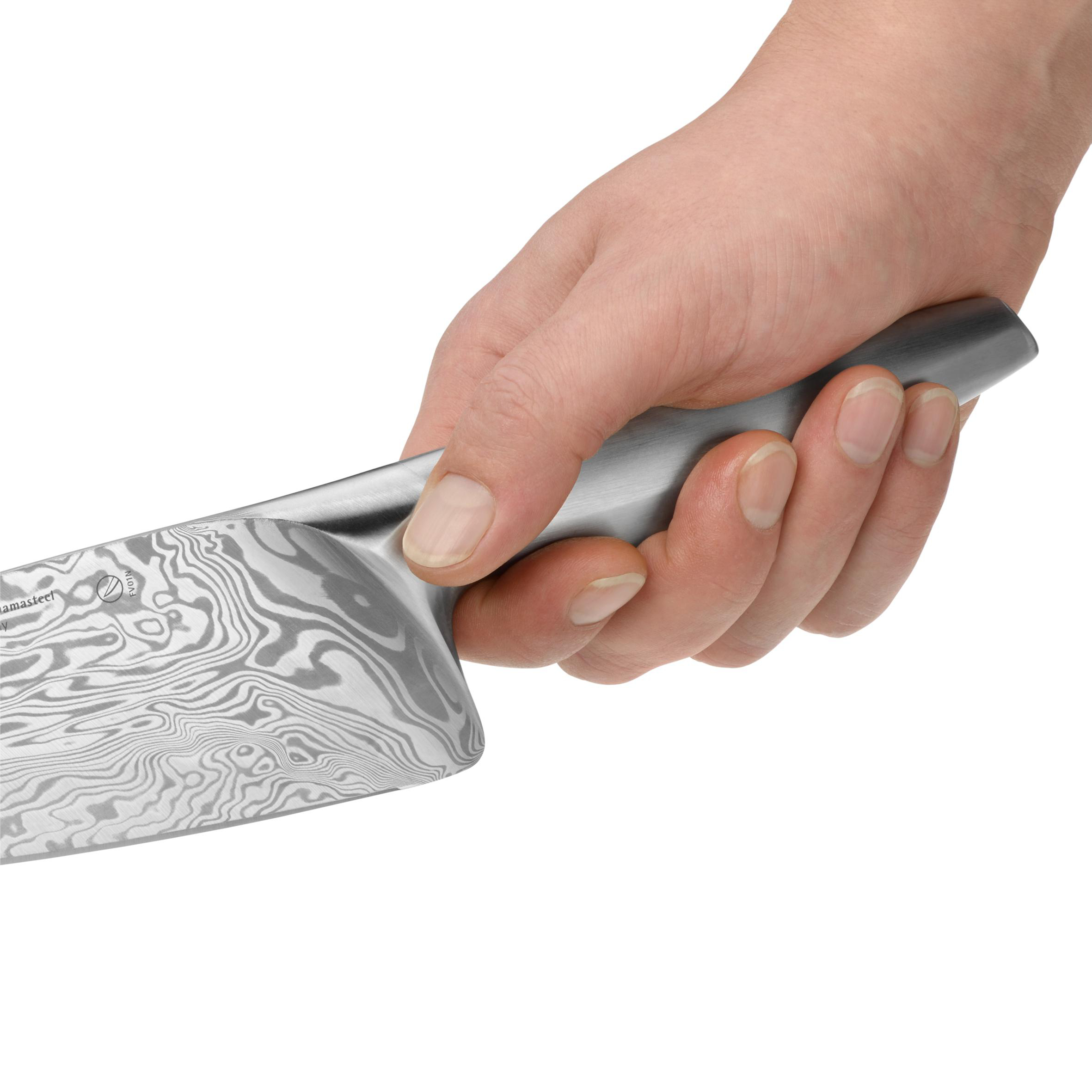 Eine Hand, die ein Messer hält. Das Messer hat eine gemusterte Klinge und einen silbernen Griff.