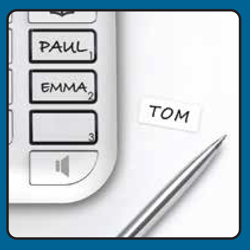 Botones de teléfono blancos con nombres PAUL, EMMA, TOM y un bolígrafo.