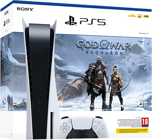 Een PlayStation 5-console met een 'God of War Ragnarok'-gamebox en een witte controller. De doos toont de personages van het spel.