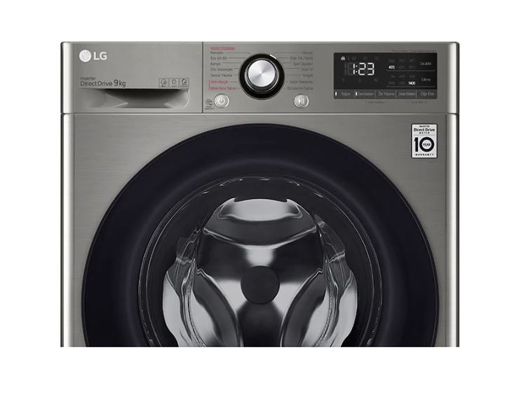 LG çamaşır makinesi, siyah kapılı gümüş renk ön yüz, zamanı gösteren dijital ekran. İzole edildi.