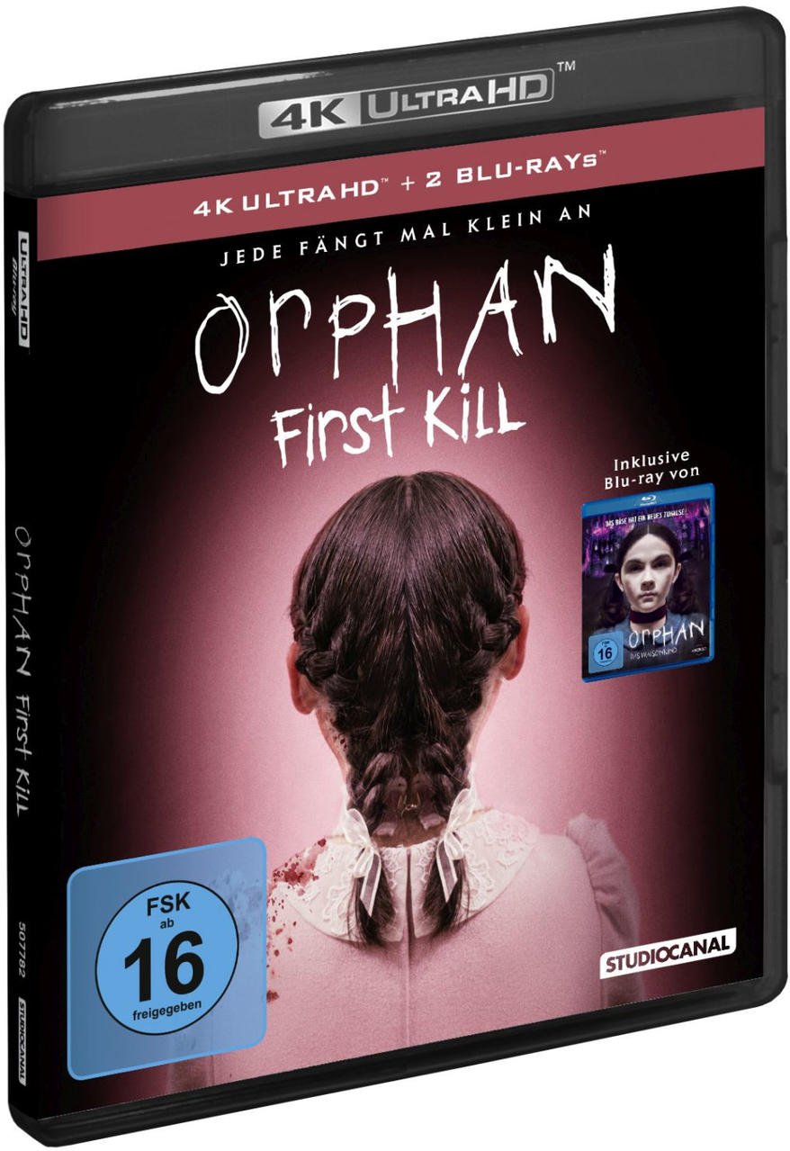 Eine DVD-Hülle für den Film 'Orphan: First Kill'. Das Cover zeigt ein Mädchen mit Zöpfen.