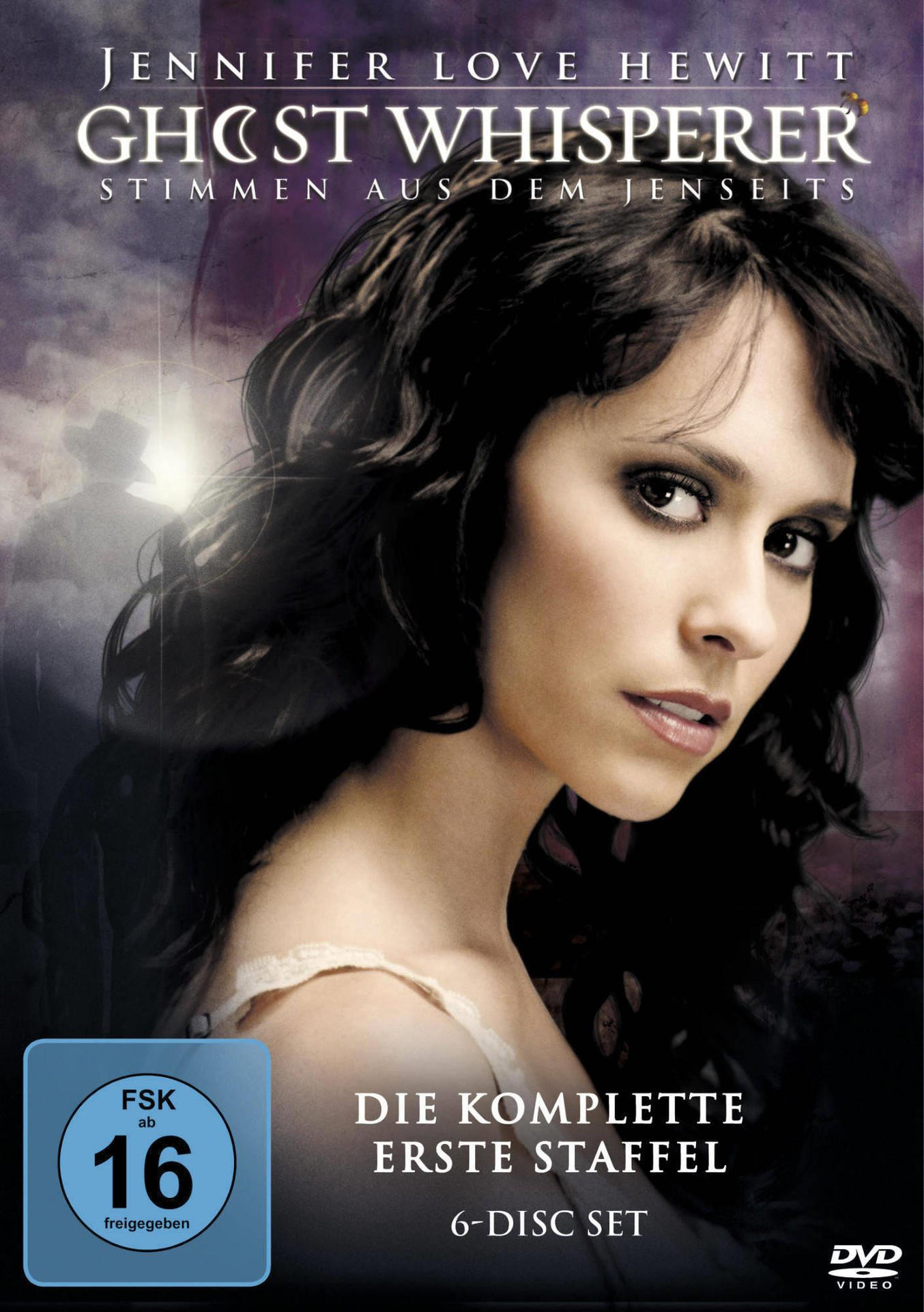 DVD-Cover mit Jennifer Love Hewitt. Text lautet 'Ghost Whisperer: Stimmen aus dem Jenseits'.