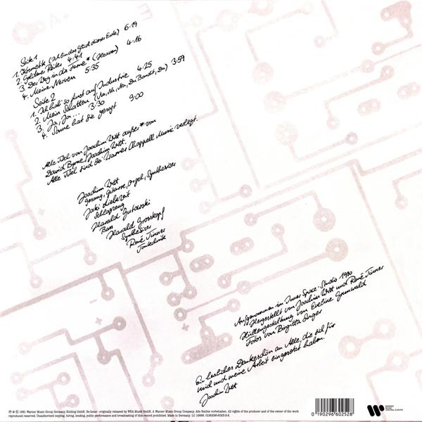Ein handschriftliches Plattenlabel mit Songtiteln und Credits. Der Hintergrund hat ein Leiterplattenmuster.