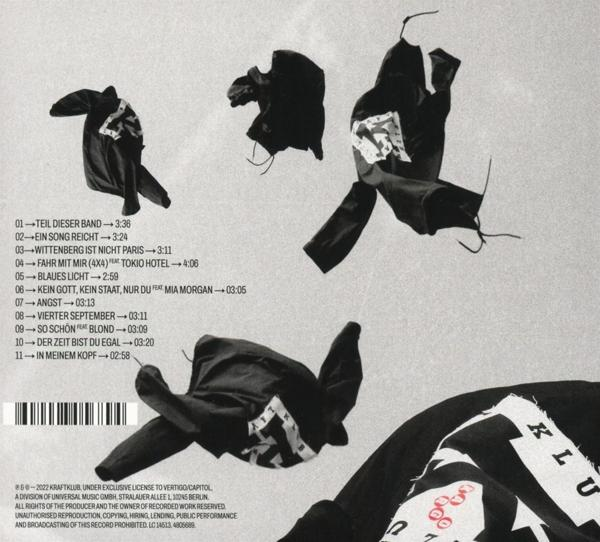 Ein CD-Cover mit abstrakten Designs. Schwarze T-Shirts in der Luft und Songlisten an der Seite.