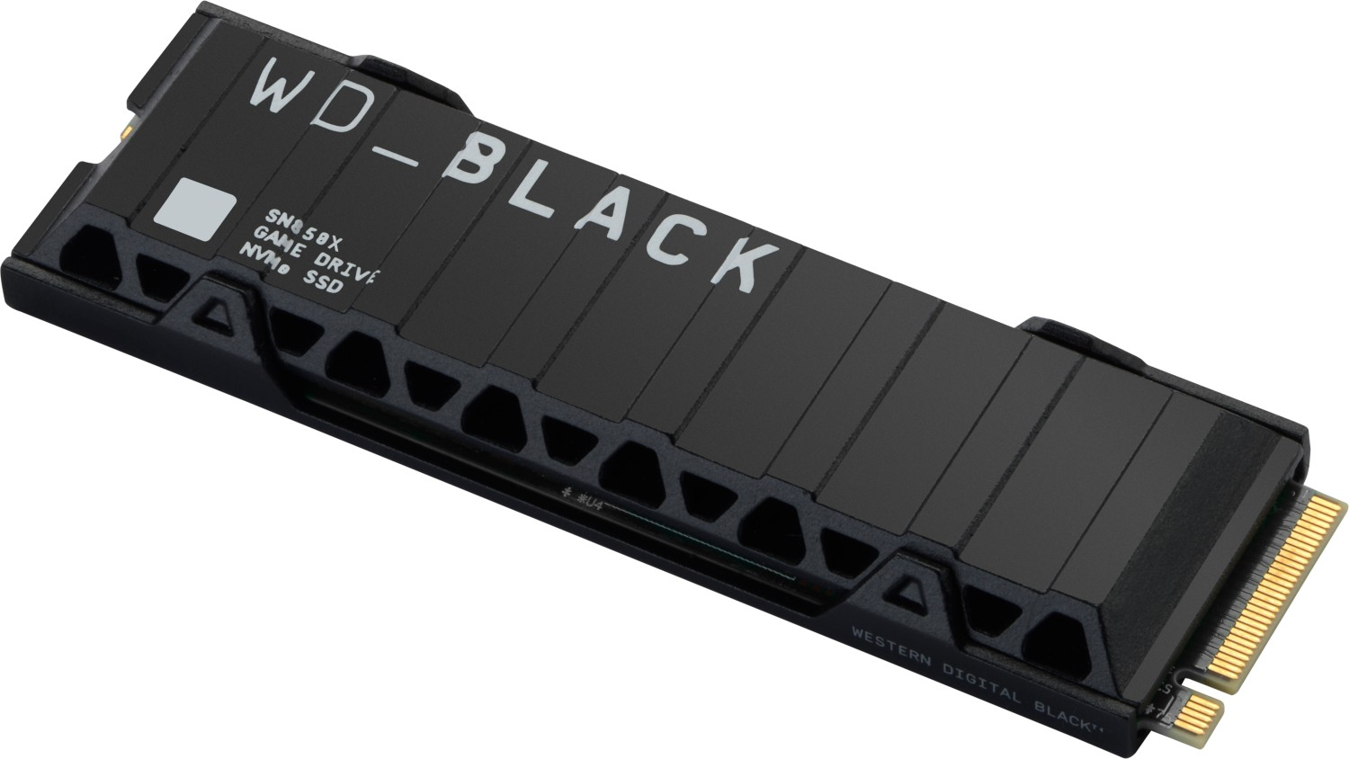 Schwarze WD_BLACK NVMe SSD-Festplatte. Schräge Ansicht, isoliert auf weißem Grund.