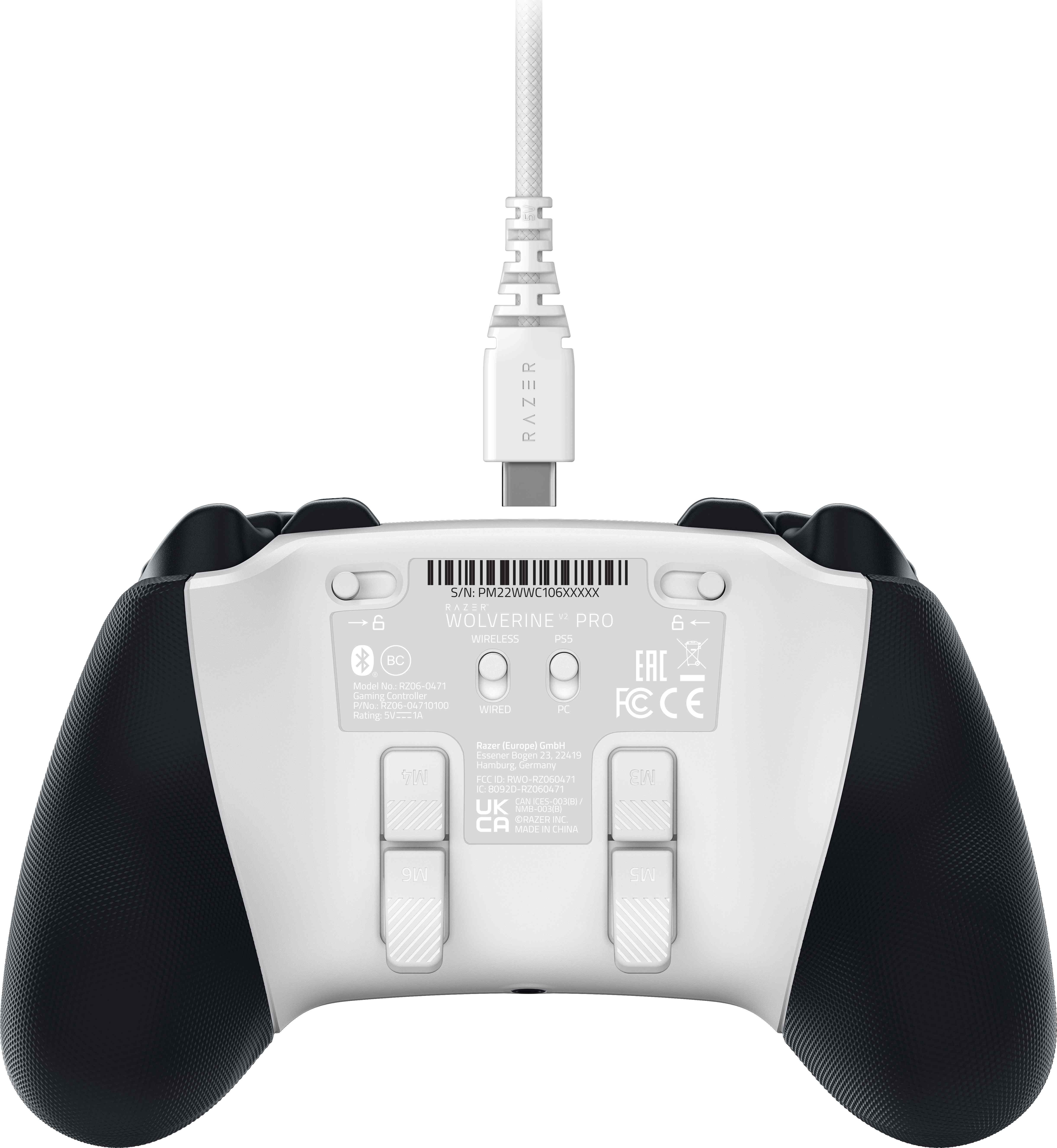 Die Rückseite eines weißen Gamecontrollers mit Knöpfen. Die Marke Razer ist sichtbar.