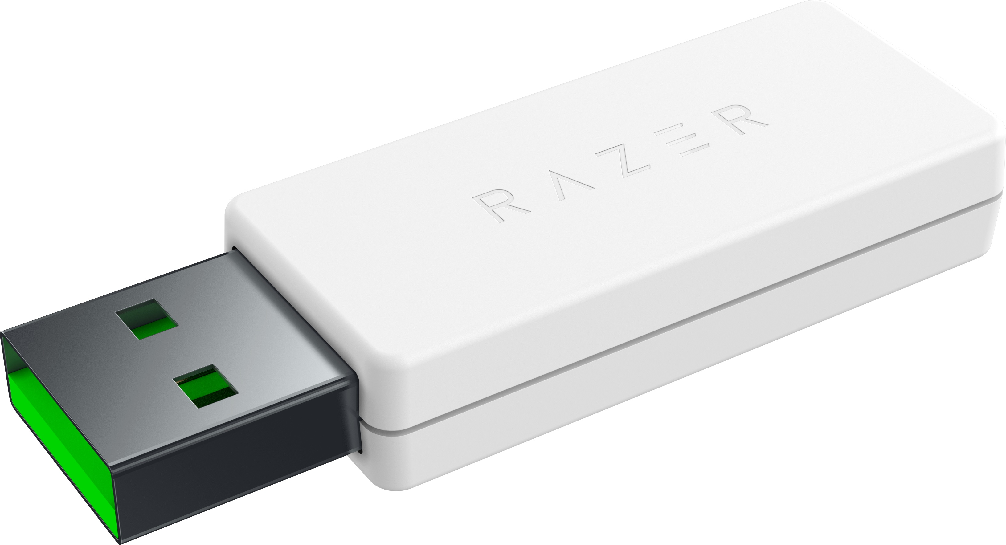 Ein weißer Razer USB-Dongle mit schwarzem USB-Anschluss und grünem Innenraum, schräge Ansicht.