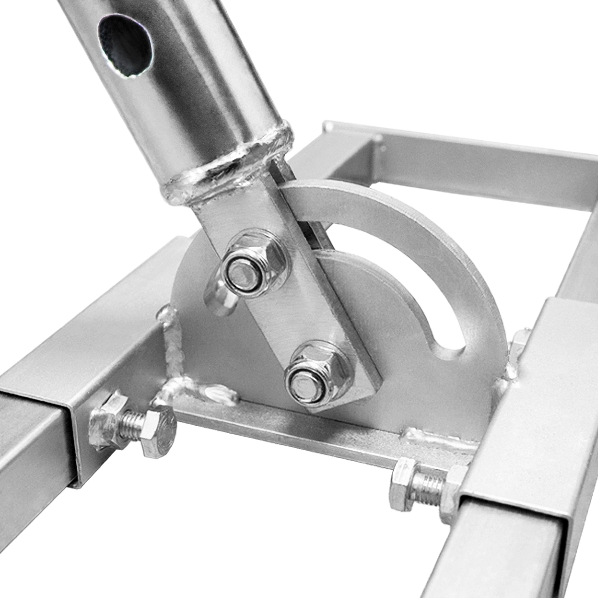 Nahaufnahme einer Metallhalterung mit Schrauben und einem halbkreisförmigen Teil mit Loch.