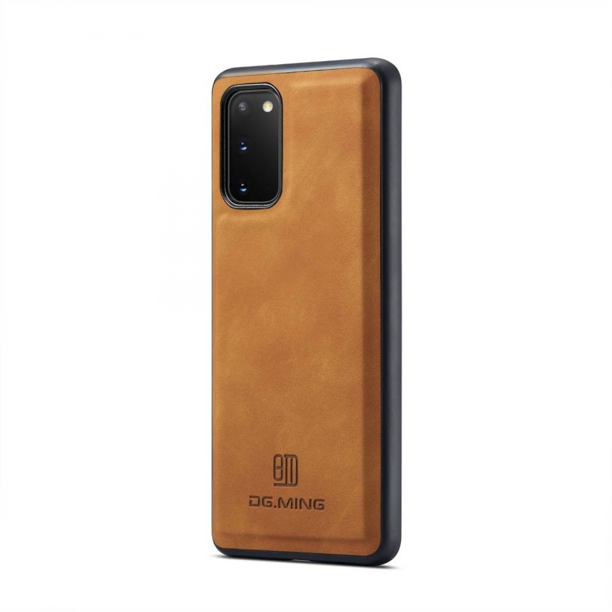 Braune Handyhülle mit DG.MING-Logo. Schwarzes Telefon. Drei Kameras.