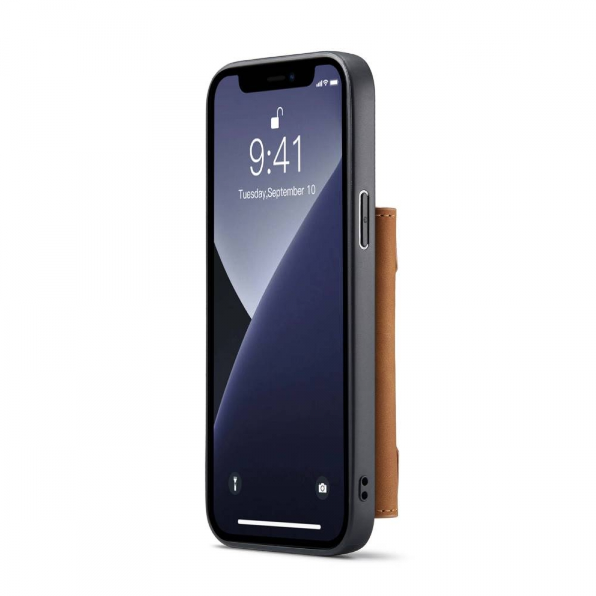 Ein iPhone in einer Hülle mit einem braunen Lederkartenhalter auf weißem Hintergrund.