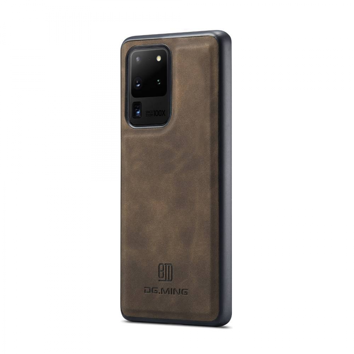 Braune Handyhülle. DG.MING-Logo. Telefon aufrecht, schwarze Rückseite, weißer Hintergrund.