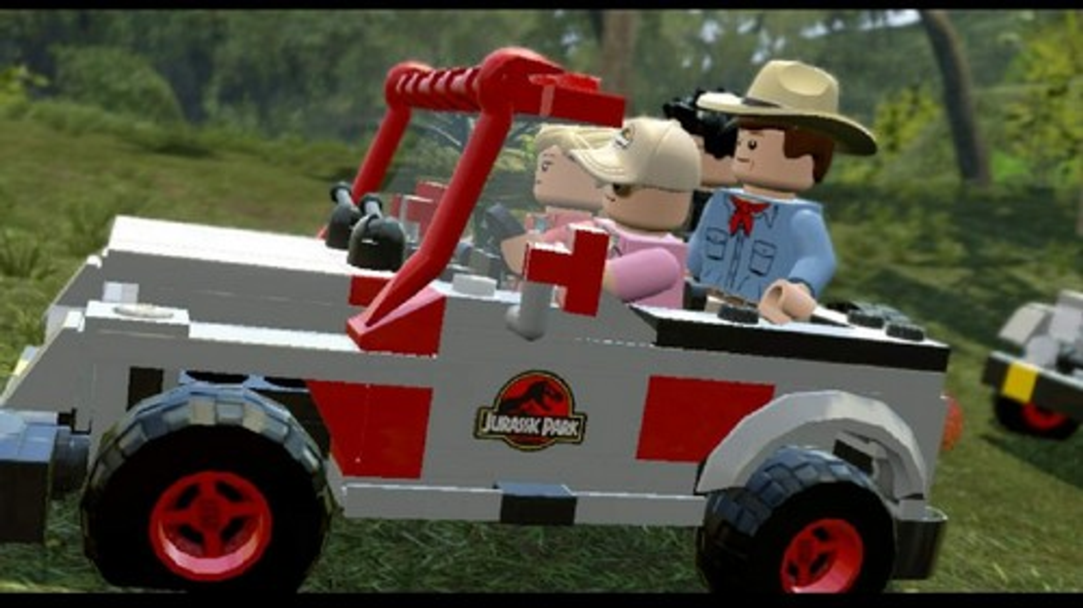 Samochód Lego z trzema figurkami w scenerii Parku Jurajskiego.