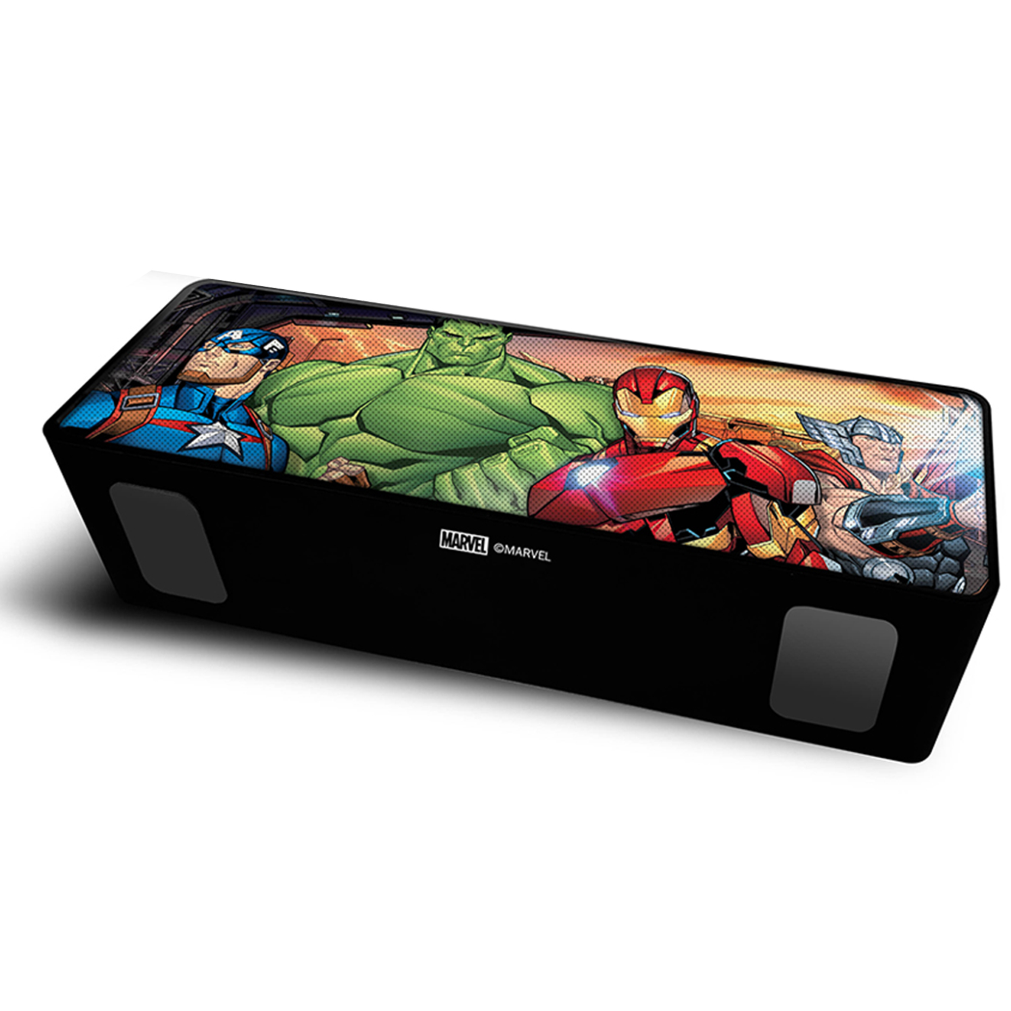 Un altavoz negro con diseño de Marvel. Presenta a Capitán América, Hulk, Iron Man y Thor.