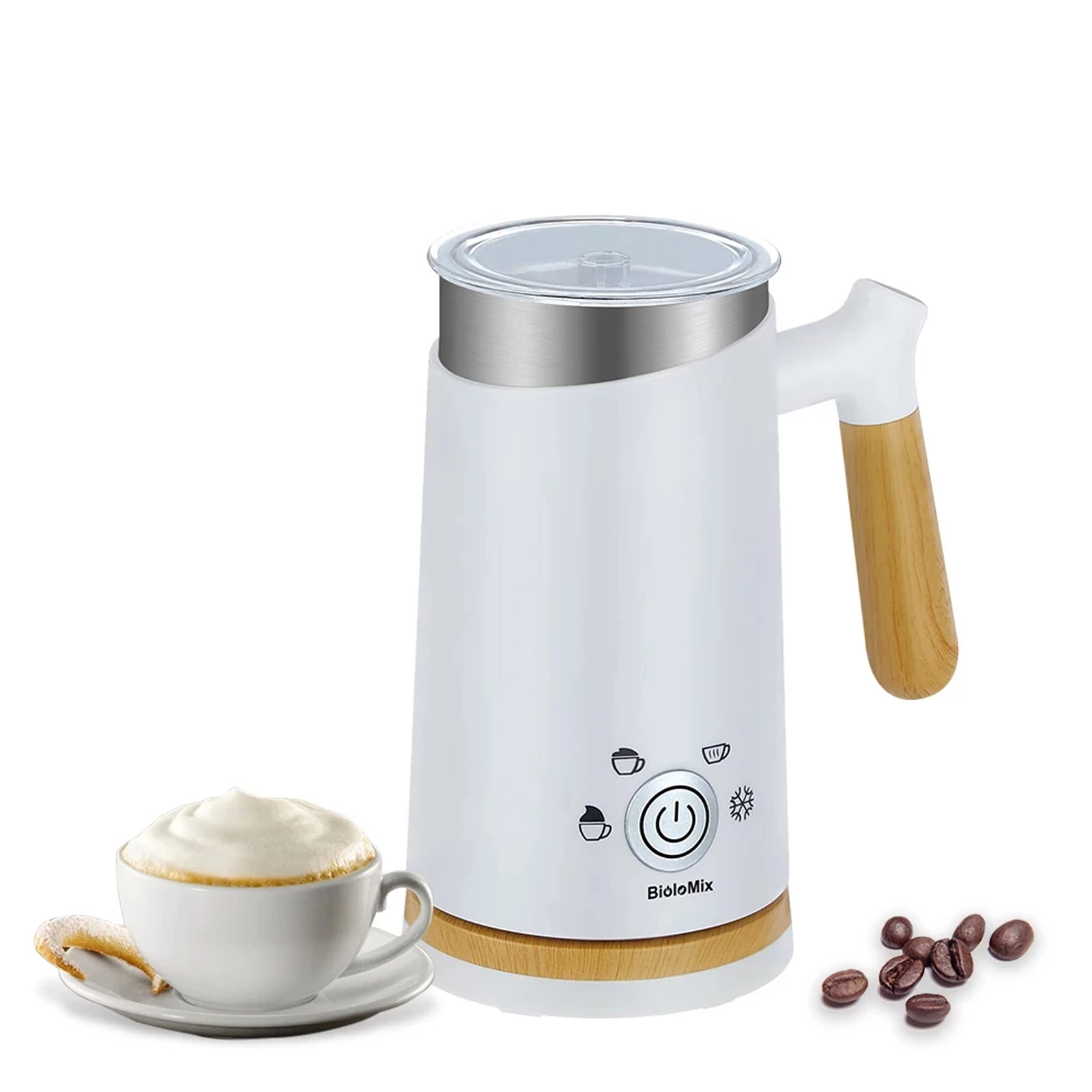 Espumador de leche blanco y plateado con mango de madera. Taza de leche espumada y granos de café.