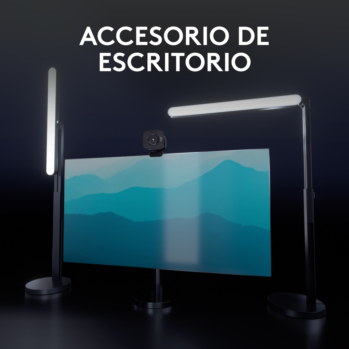 Configuración de escritorio: Monitor, cámara web y dos lámparas de escritorio.