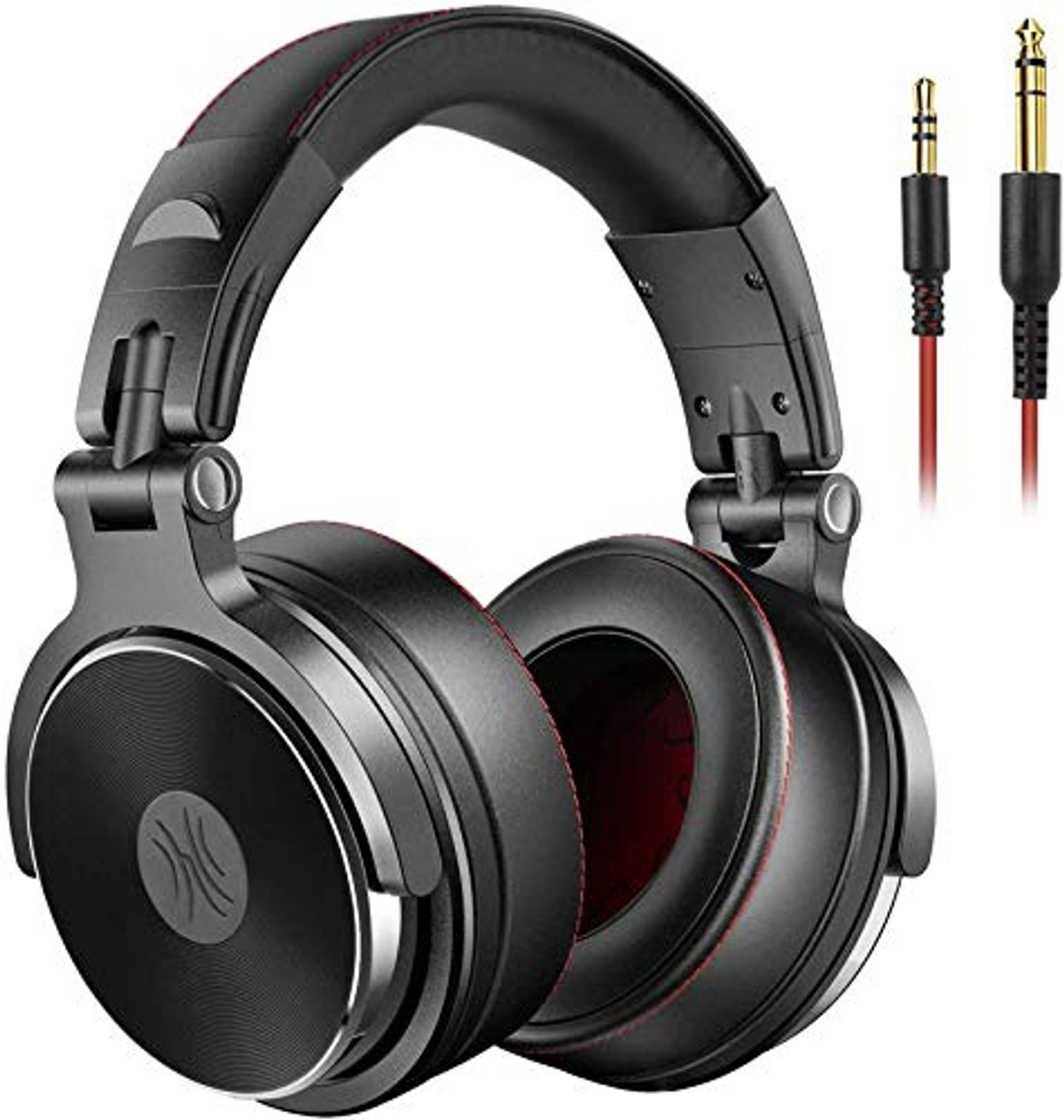 Cuffie nere con dettagli rossi e due cavi audio.