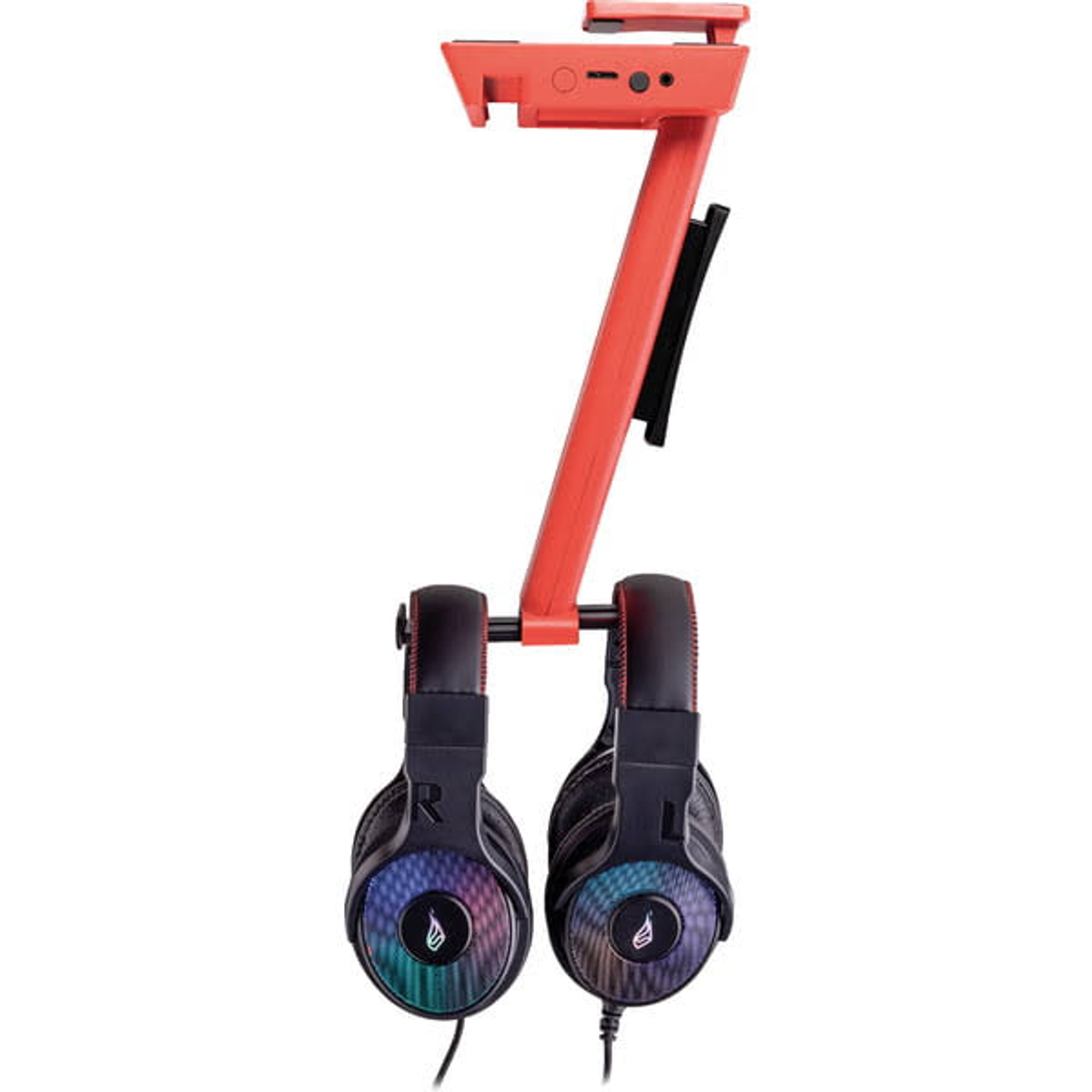Un soporte para teléfono rojo con auriculares colgados, sobre un fondo blanco.