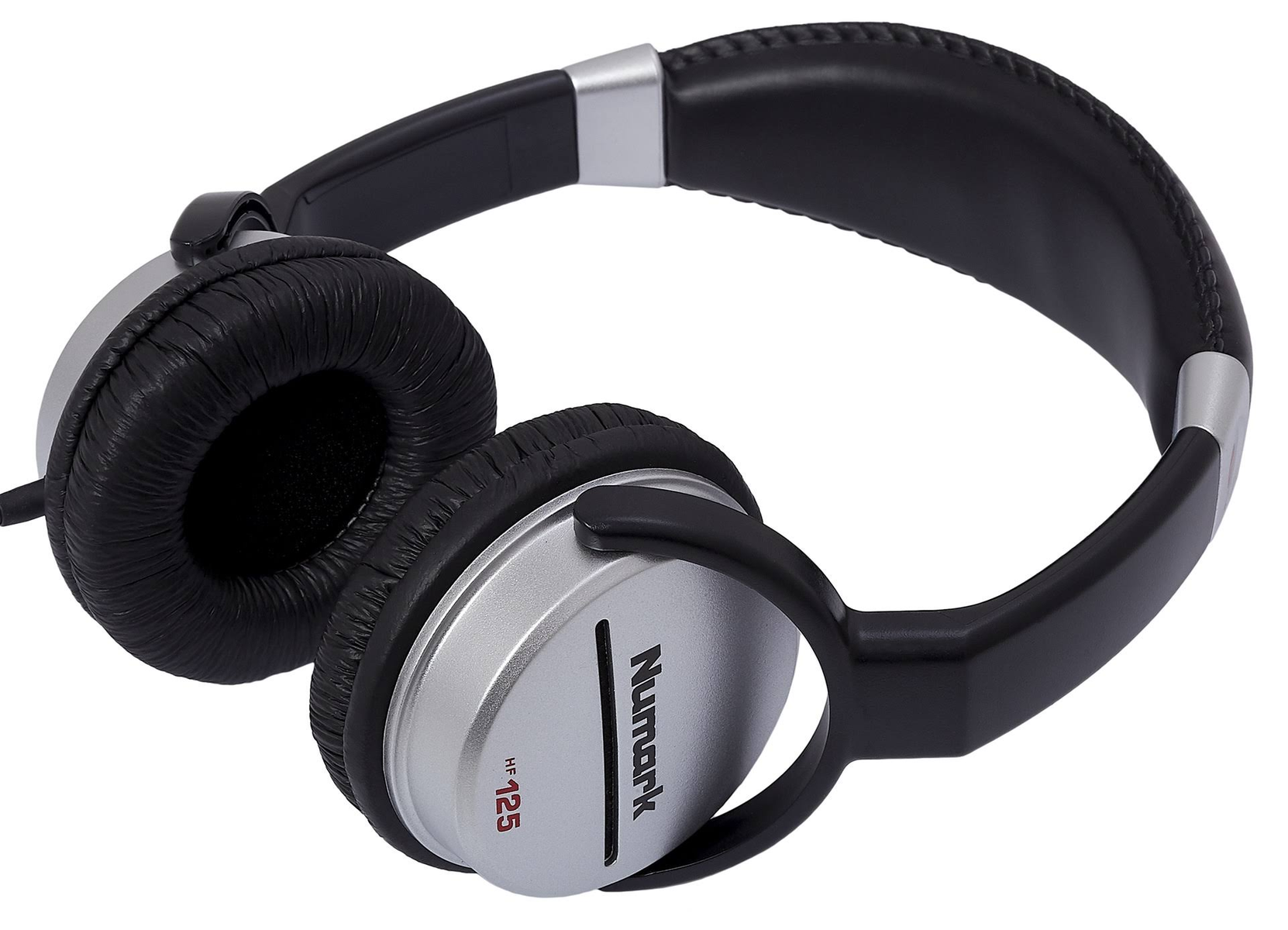 Casque argenté et noir avec bandeau noir. La marque Numark est visible sur les oreillettes.
