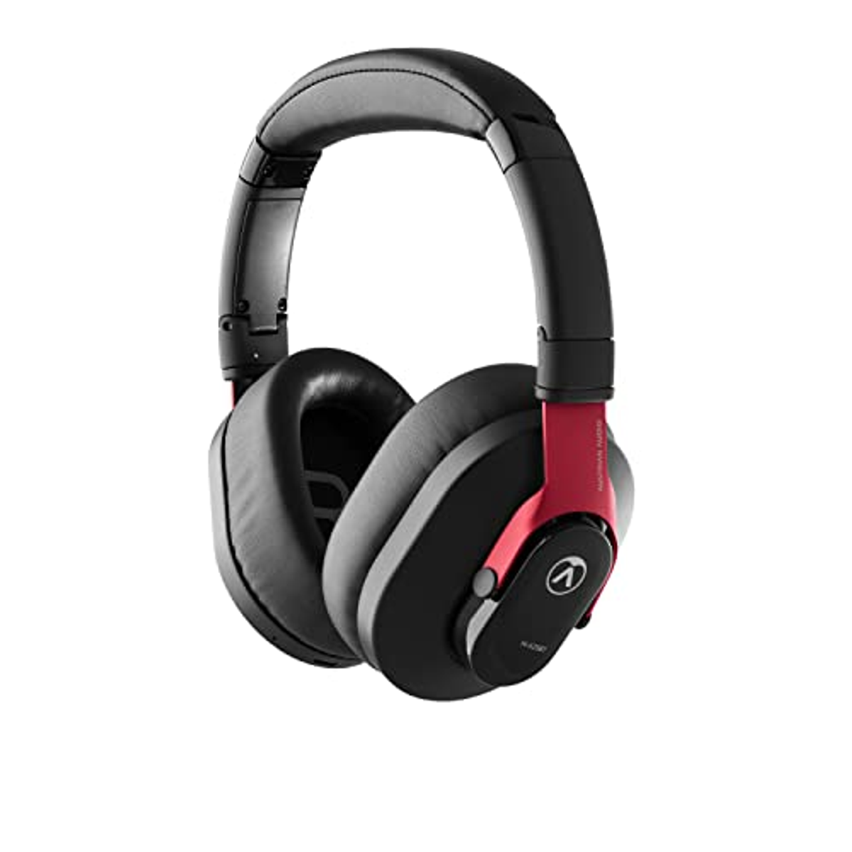Cuffie over-ear nere e rosse su sfondo bianco.