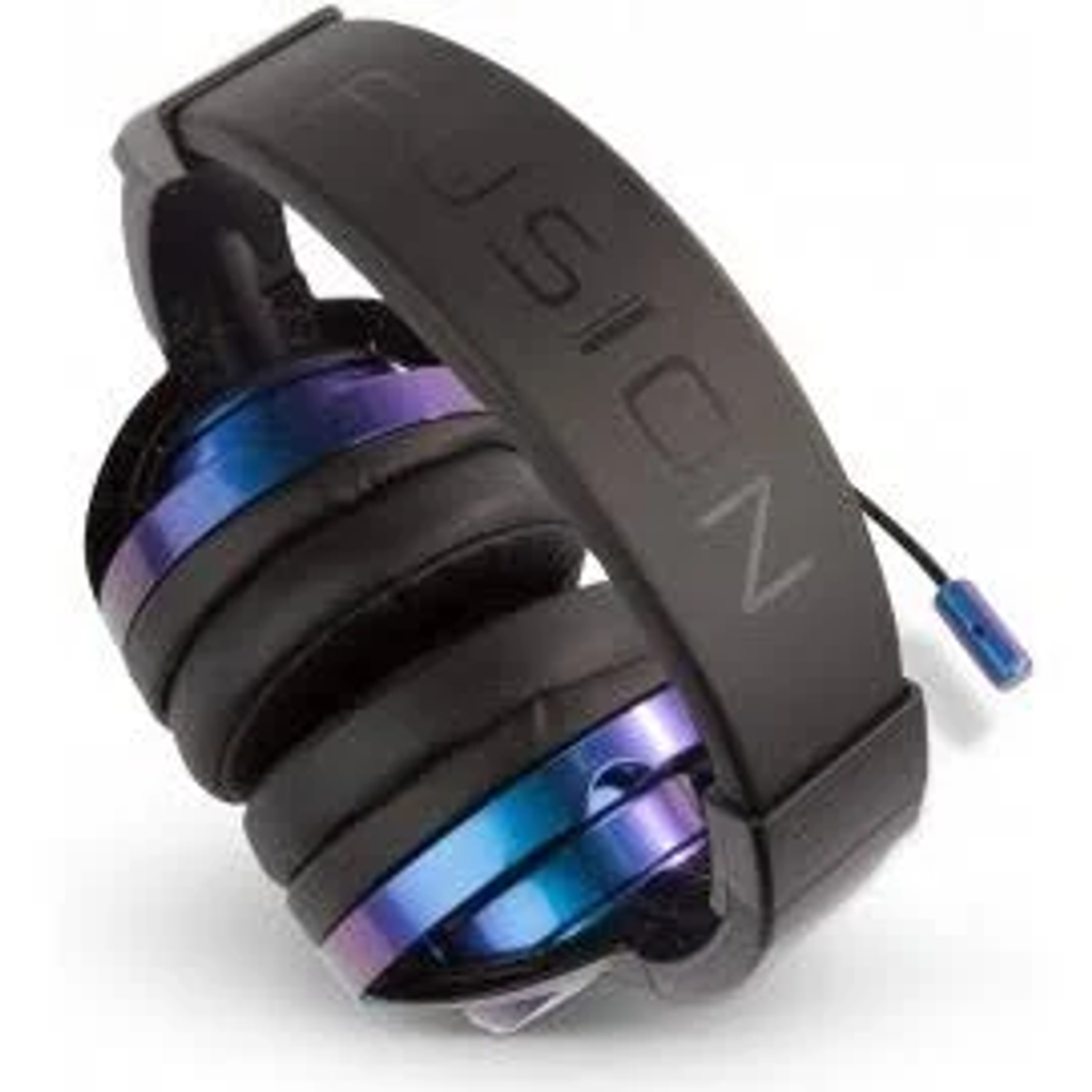 Auriculares negros con detalles azules y morados, sobre fondo blanco. La palabra FUSION es visible en la banda.