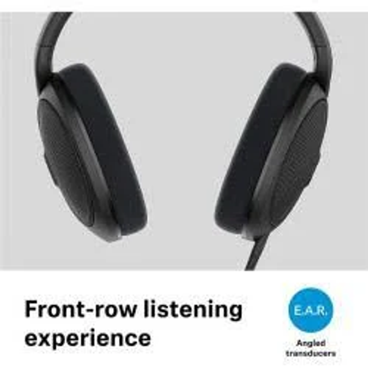 Auriculares negros con el texto 'Front-row listening experience' y 'E.A.R'.