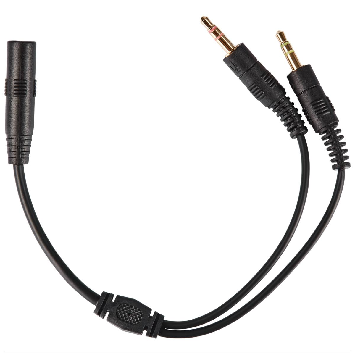 İki adet 3,5 mm jak ve bir adet 3,5 mm bağlantı noktasına sahip siyah ses adaptörü. Beyaz arka plan.