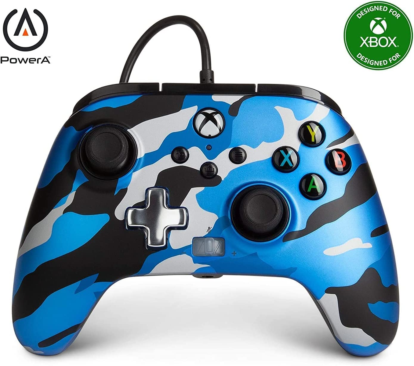 Controller Xbox mimetico blu e nero. Ha pulsanti con lettere colorate. Il logo PowerA è visibile.
