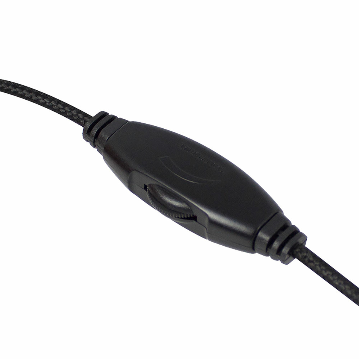 Primer plano de un control de volumen negro en un cable de auriculares. La palabra es VOLUME con una rueda.