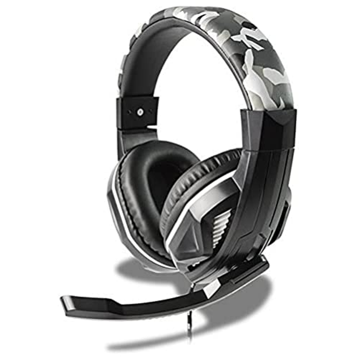 Czarne słuchawki do gier z kamuflażem. Białe tło.