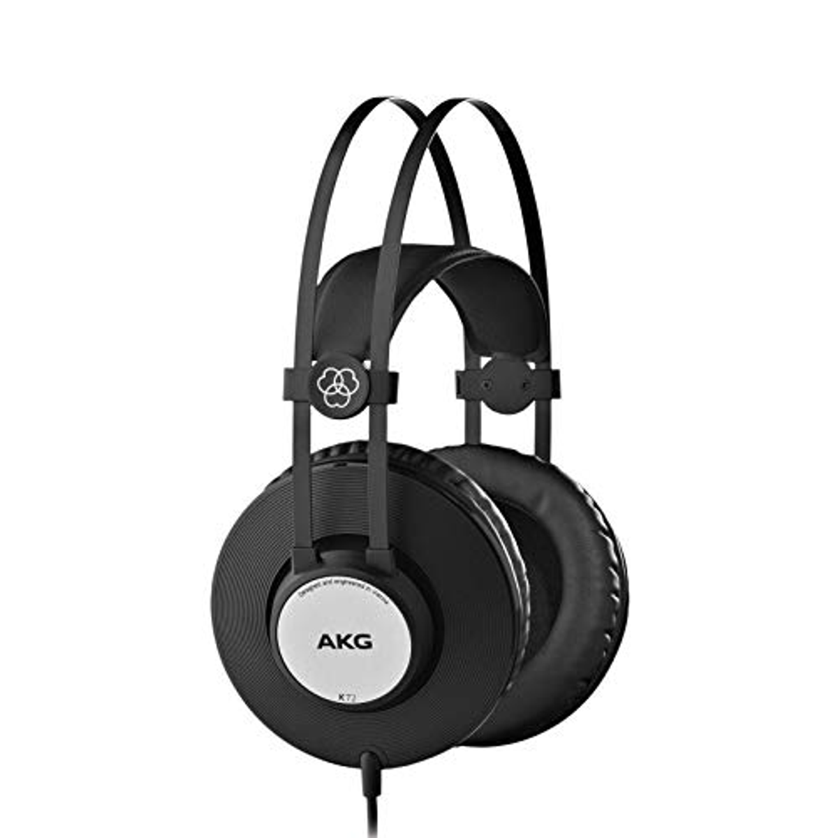 Cuffie AKG nere. I padiglioni auricolari sono circolari, con il logo AKG sopra.