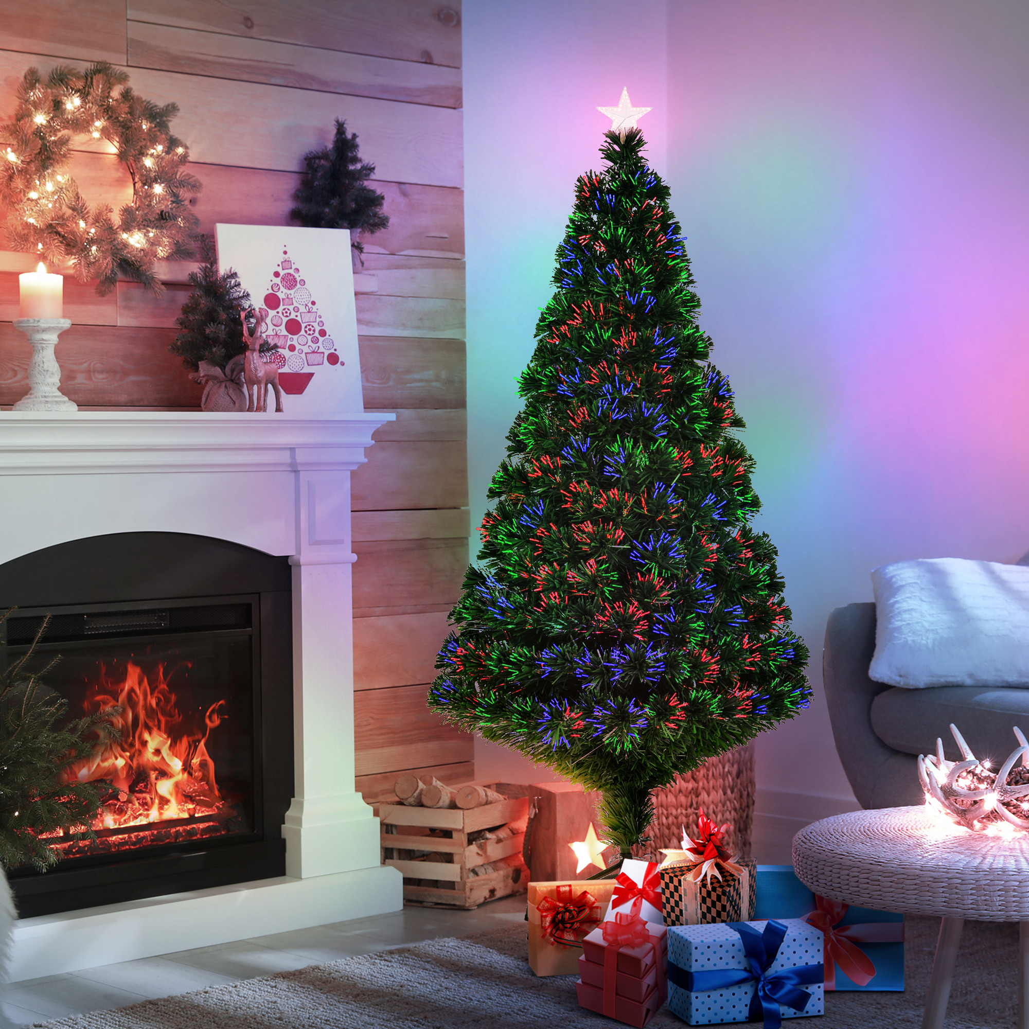 Árbol de Navidad en sala, regalos y chimenea.