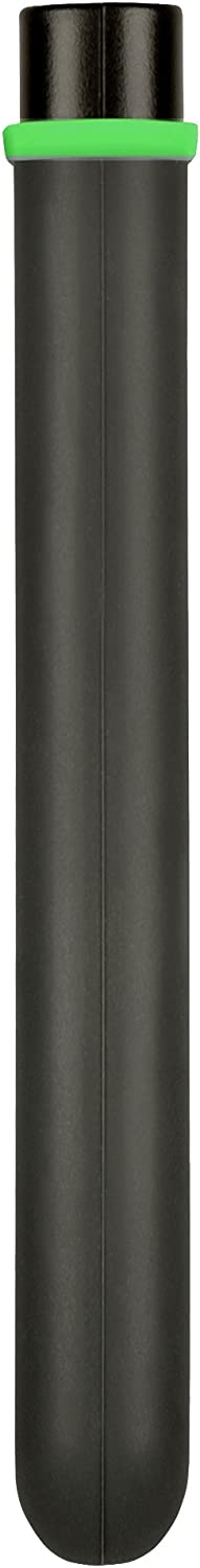 Czarny cylinder z zielonym pierścieniem na górze, prawdopodobnie filtr do odkurzacza lub podobny.