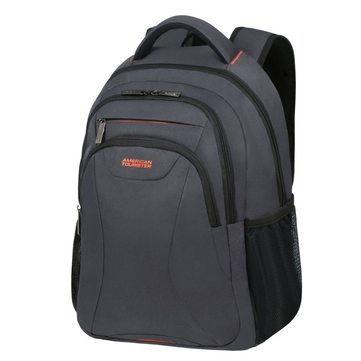 Dunkelgrauer American Tourister Rucksack mit orangefarbenen Akzenten. Es hat viele Taschen und Gurte.