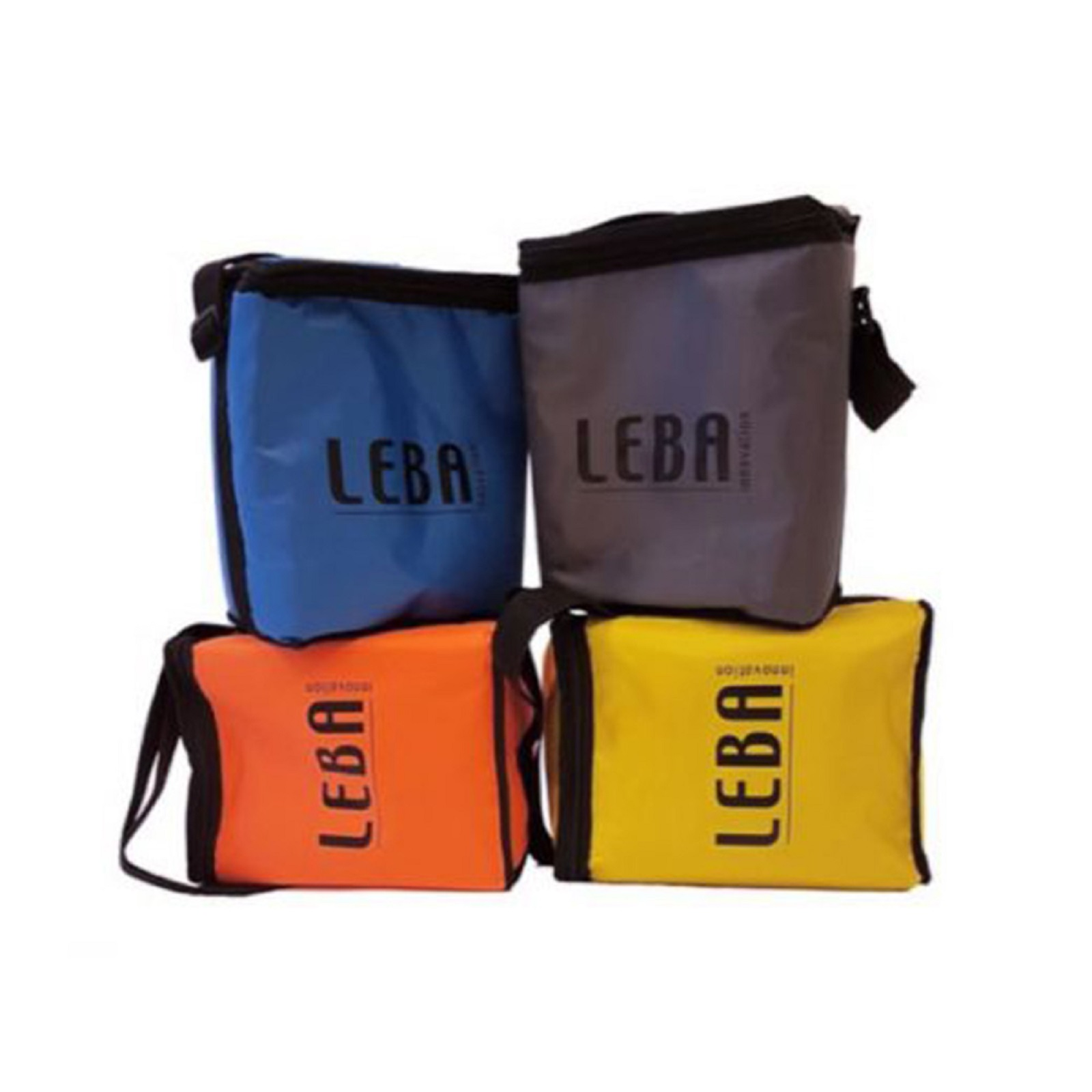Vier bunte isolierte Taschen mit dem Aufdruck "LEBA" auf jeder.