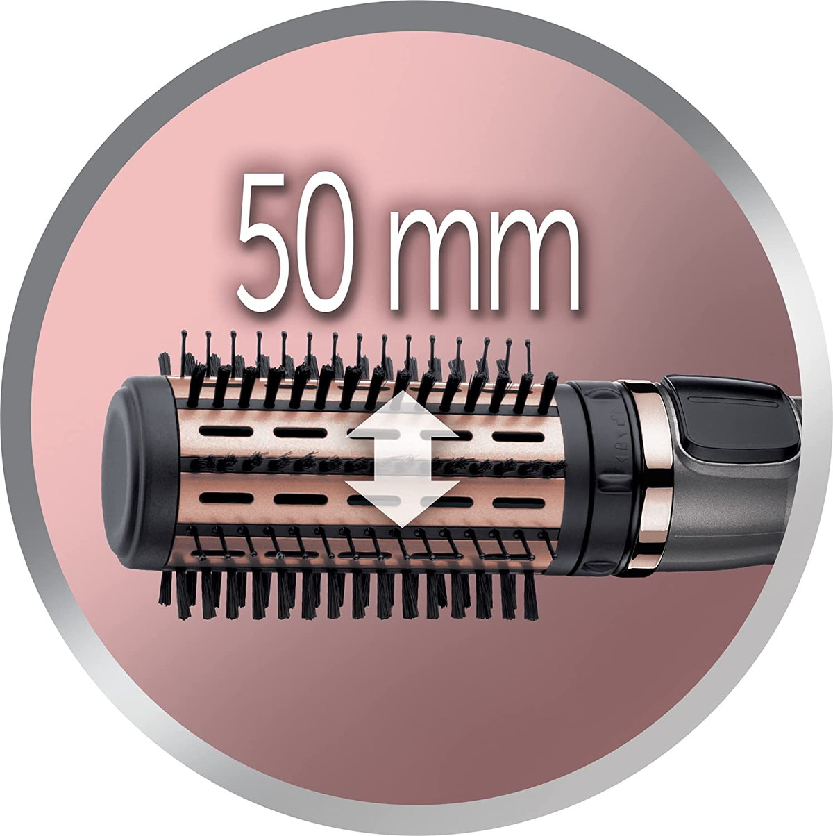 Primo piano di una spazzola rotante per lo styling dei capelli. È nera e oro rosa, diametro 50 mm.