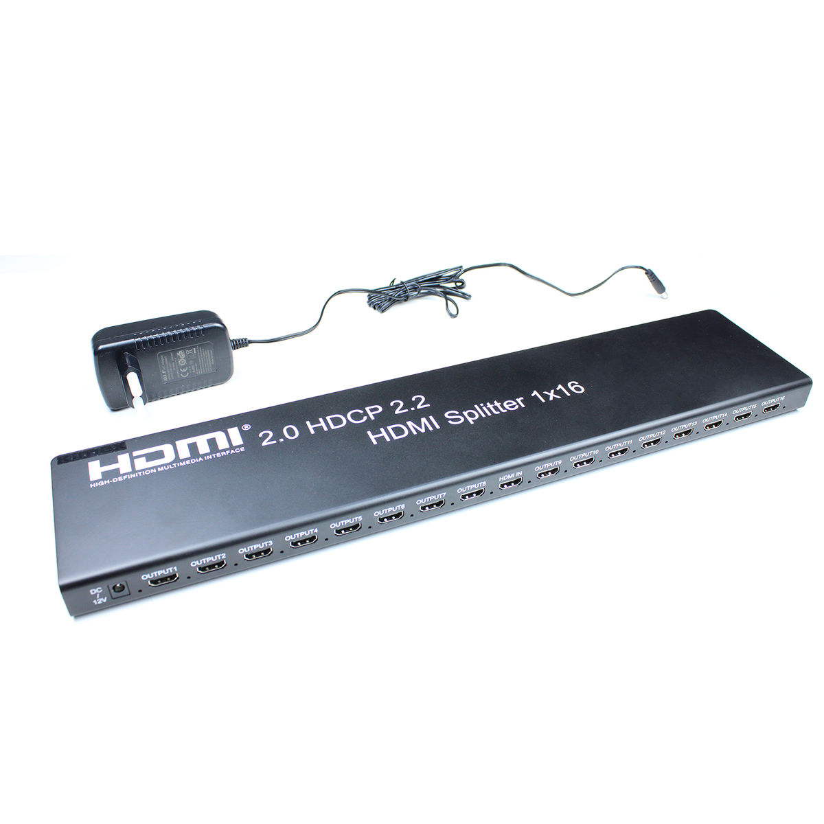 Divisor HDMI con adaptador de corriente y cables.