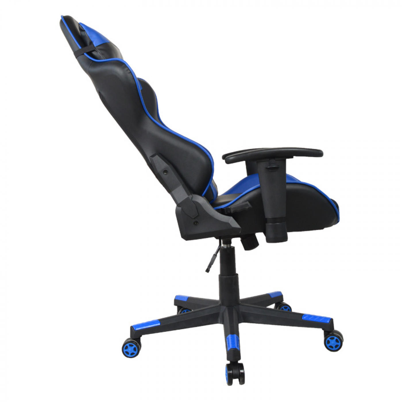 Gamingstoel, zijaanzicht. Zwart-blauw kleurenschema. Witte achtergrond.