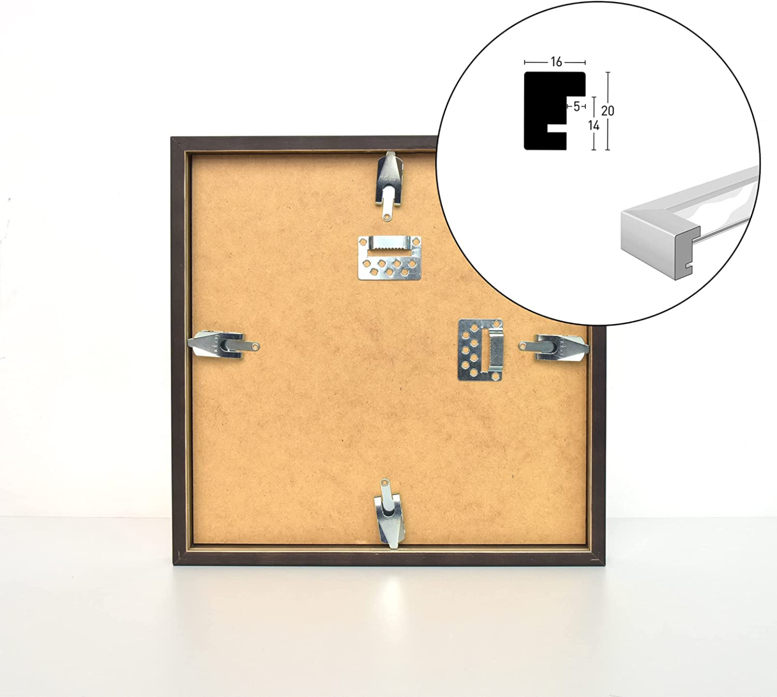Rückseite eines gerahmten Bildes. Enthält Metallaufhänger und ein Diagramm mit Rahmenmaßen und Querschnitt.