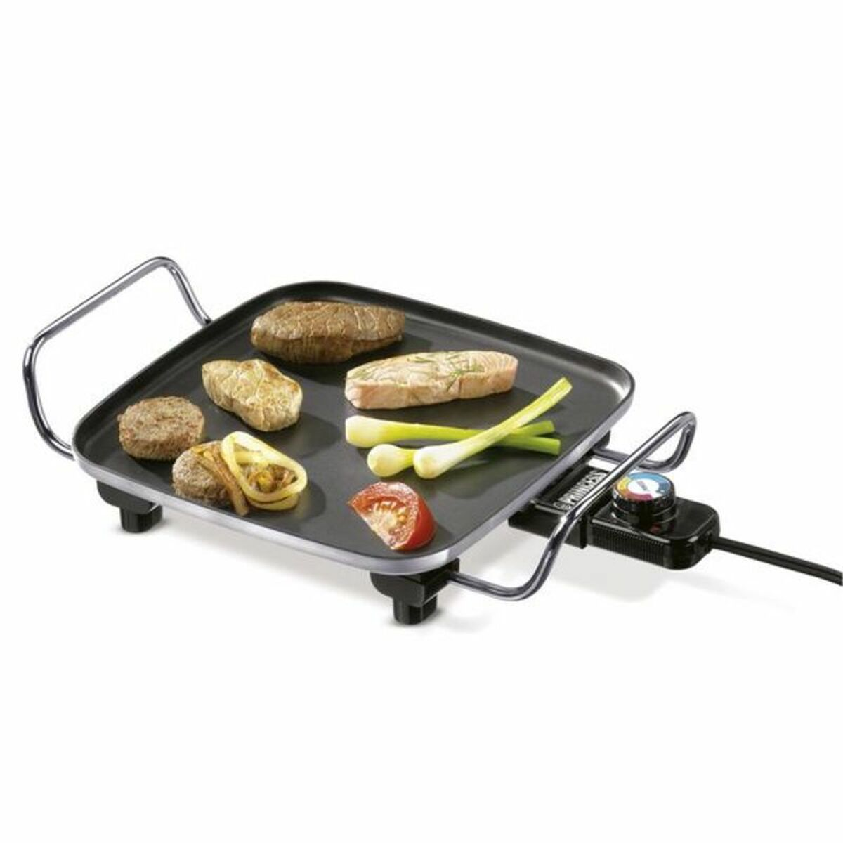 Elektrischer Grill mit verschiedenen gegarten Speisen, darunter Fleisch, Gemüse und eine Tomatenscheibe.