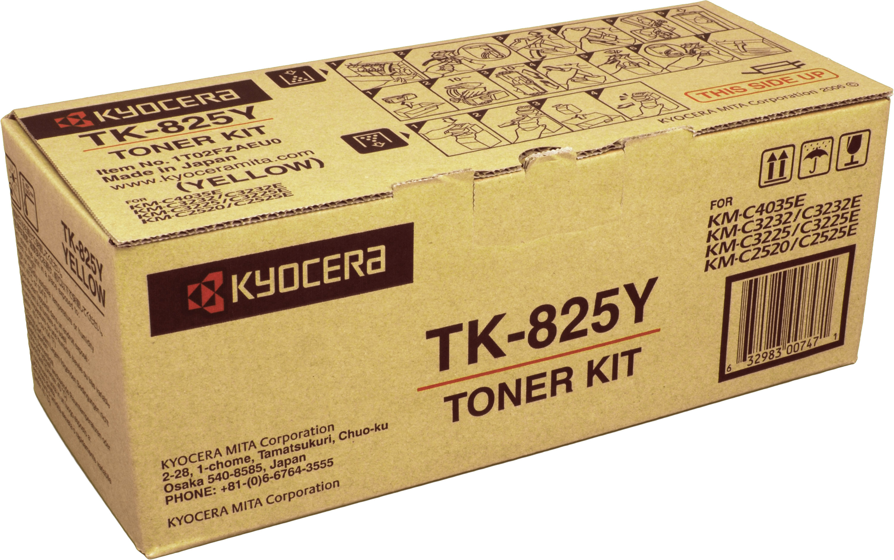 Scatola toner Kyocera TK-825Y, con testo e codice a barre, in una scatola marrone.