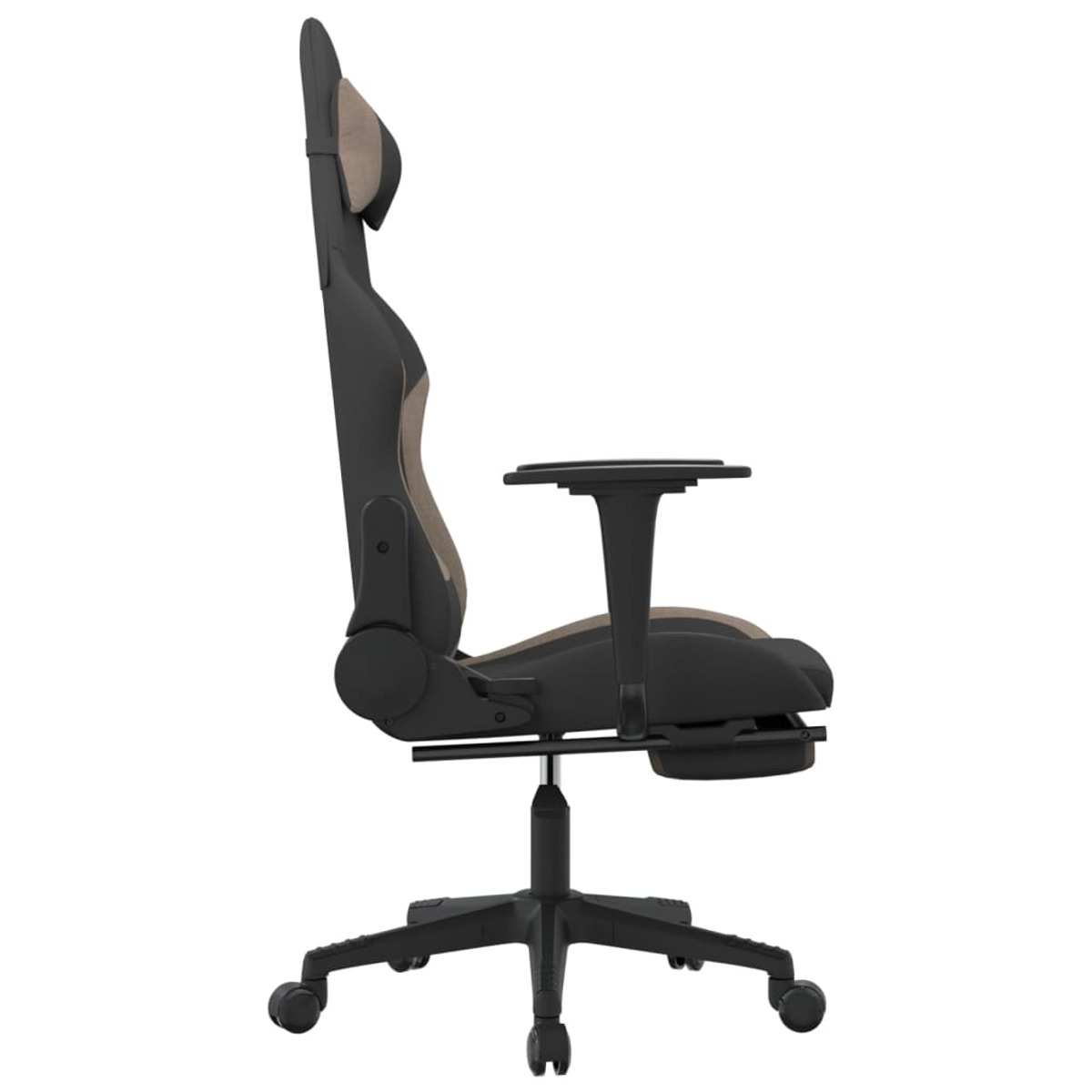 Gaming-Stuhl im Profil. Der Stuhl ist schwarz und braun. Er hat eine Kopfstütze und Armlehnen.
