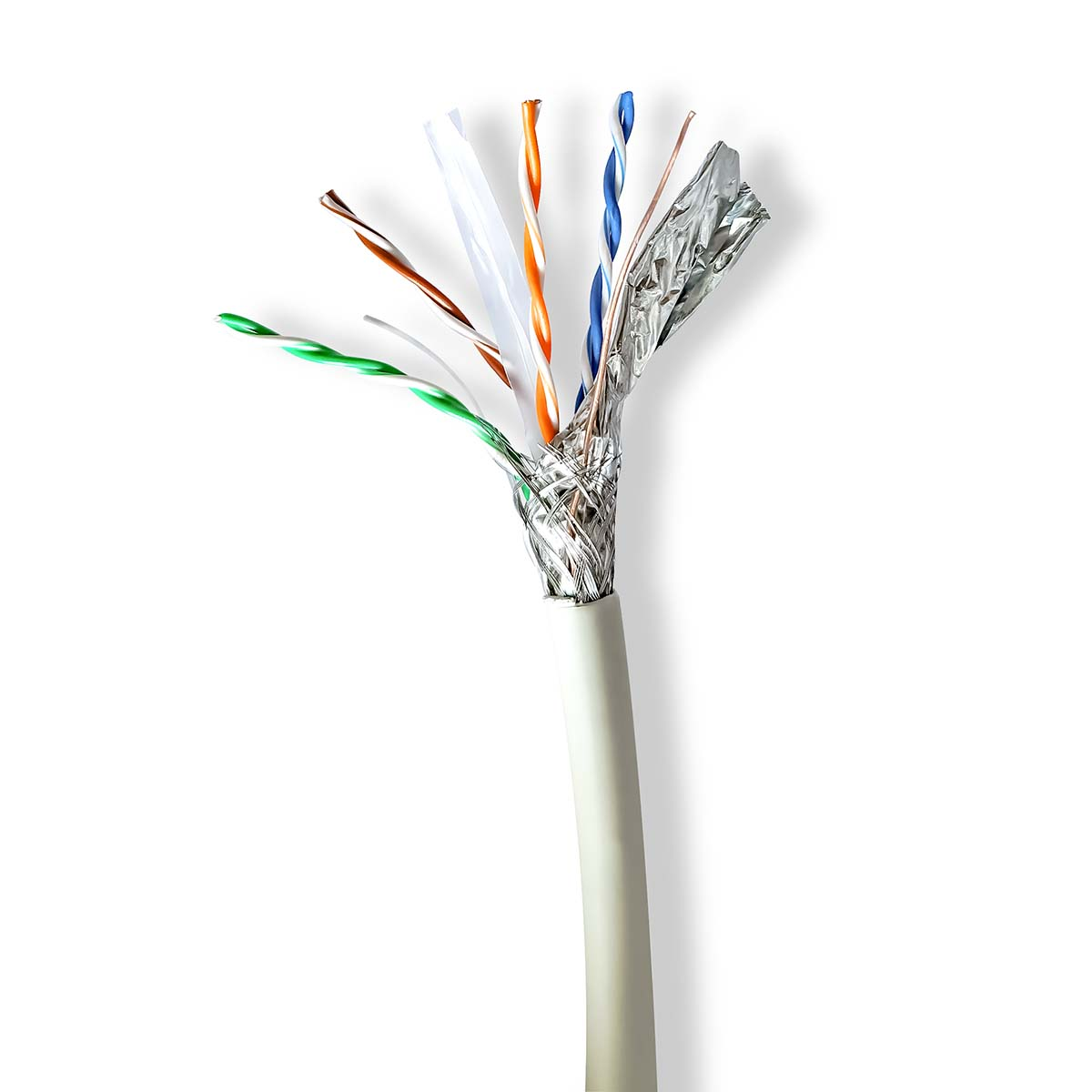 Geschnittenes CAT-Kabel mit verschiedenen farbigen Drähten, in Folie gewickelt und einer weißen Außenschicht.