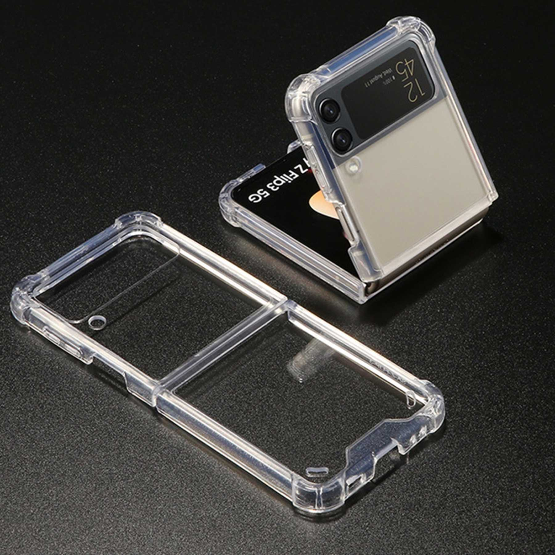 Transparente Handyhülle in geöffneter Position. Schwarzes Telefon innen. Schwarzer Hintergrund. Klarsichtkunststoff.