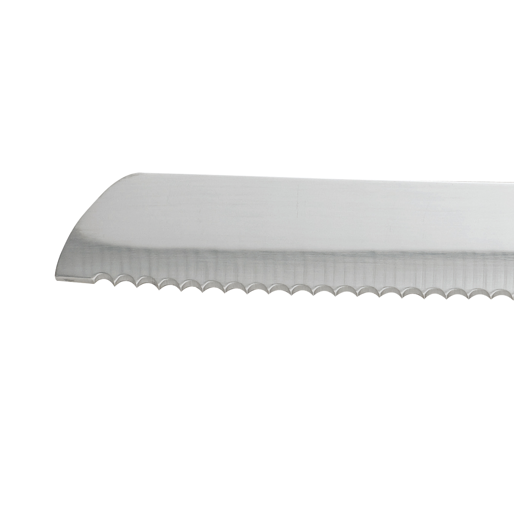 Primer plano de una hoja de cuchillo de pan dentada, acero inoxidable.