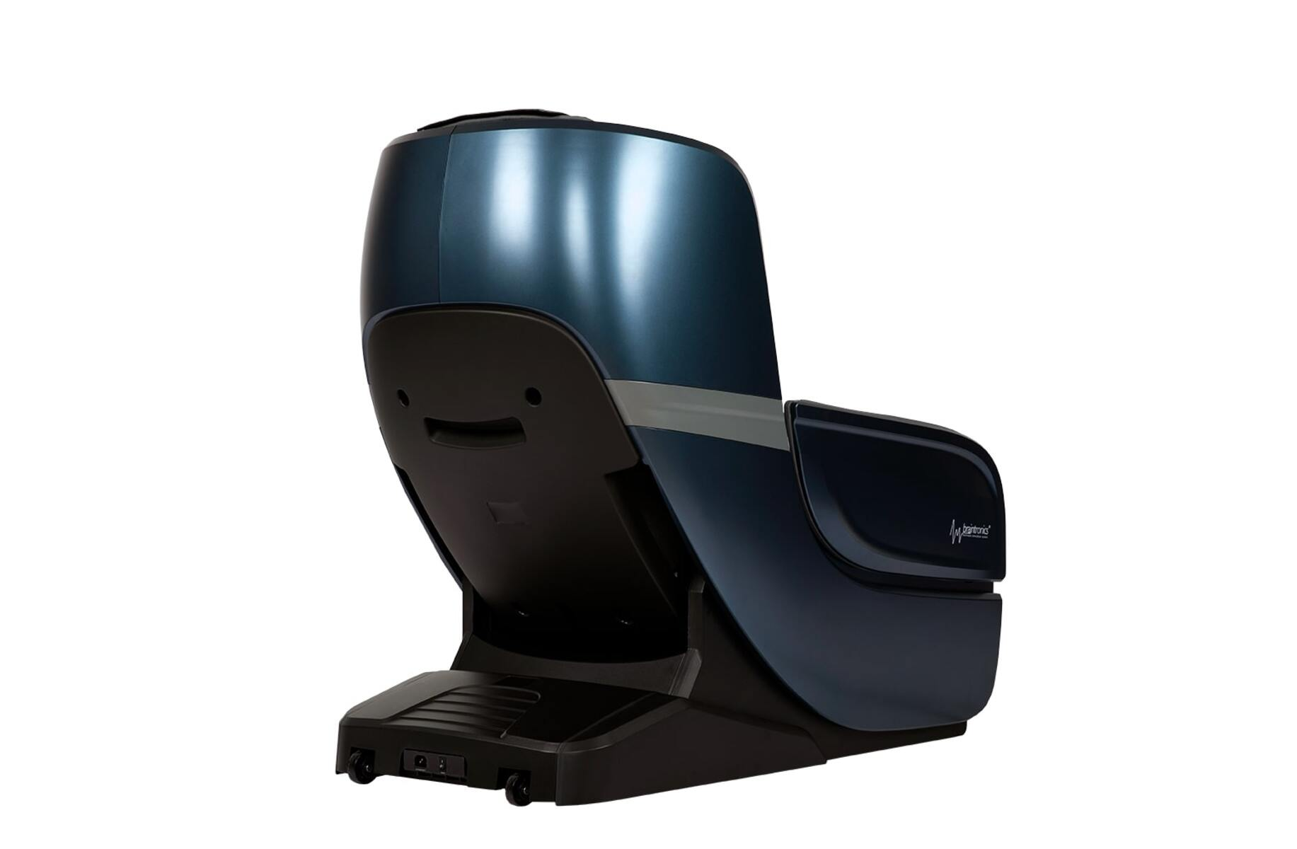 Blauer Massagesessel, modernes Design, isoliert auf weißem Hintergrund.