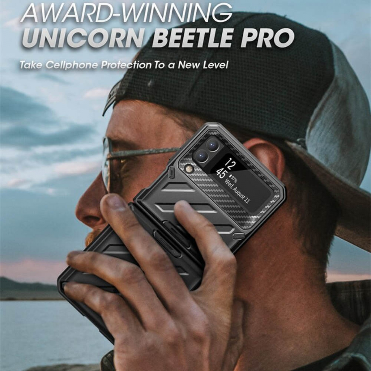 Mann hält eine schwarze Handyhülle. Text: Preisgekrönter Unicorn Beetle Pro.